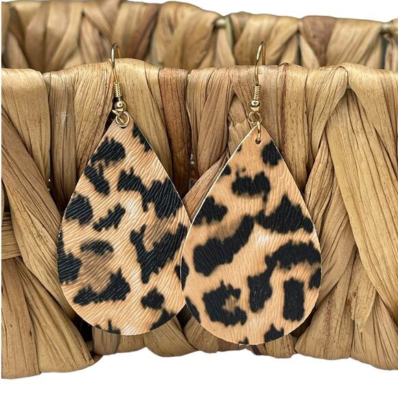 Faux Leather Teardrop Earrings Set of Two Leopard Print and Heart Cut Out - Picture 4 of 6